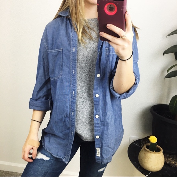 H&M Tops - ❄️SALE❄️ H&M button down top